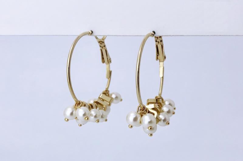 Ozel] Romantic Mood Glossy Brass Pearl Earrings