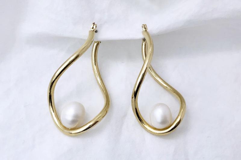 [Ozel] Casual Mood Glossy Freshwater Pearl Brass Pearl Earrings
