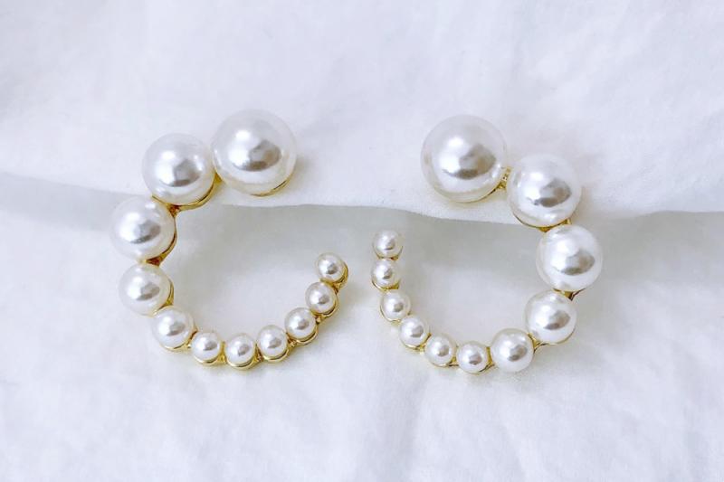 [Ozel] Luxurious Glossy Brass Pearl Earrings