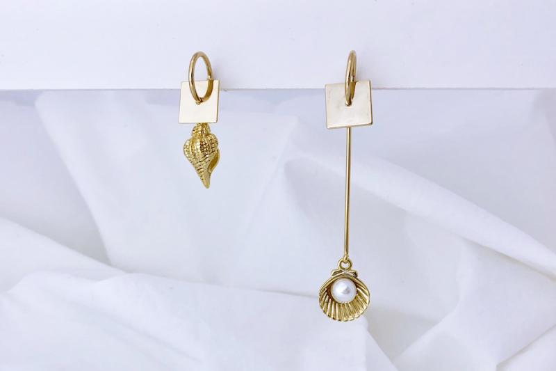 [Ozel] Modern Classic Glossy Brass Pearl Zinc Alloy Earrings