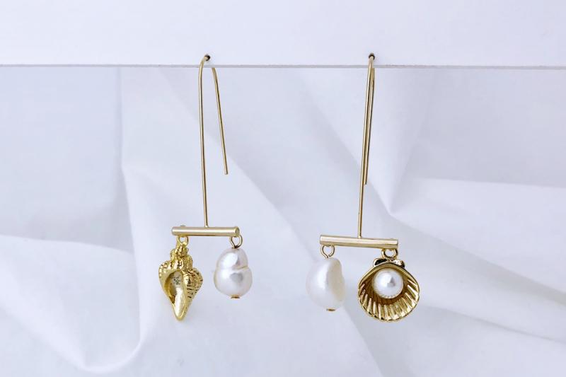 [Ozel] Elegant Glossy Brass Pearl Zinc Alloy Earrings