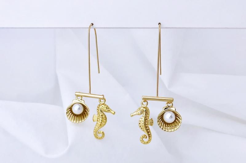 [Ozel] Unique Mood Glossy Brass Pearl Zinc Alloy Earrings