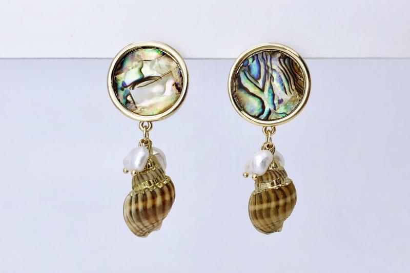 [Ozel] Luxurious Glossy Natural Abalone Shell Pearl Zinc Alloy Earrings