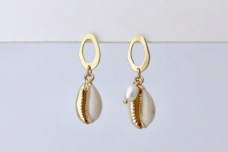 [Ozel] Subtle Charm Glossy Brass Earrings