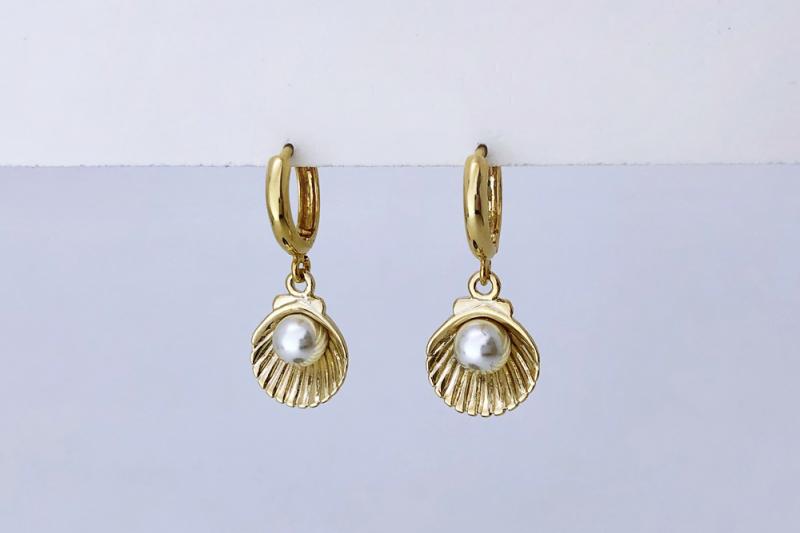 [Ozel] Romantic Mood Glossy Brass Pearl Zinc Alloy Earrings