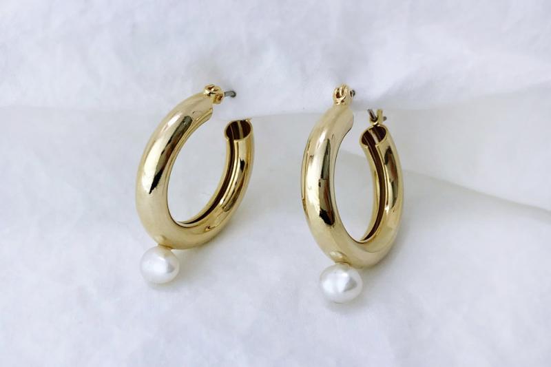 [Ozel] Casual Mood Glossy Brass Pearl Earrings