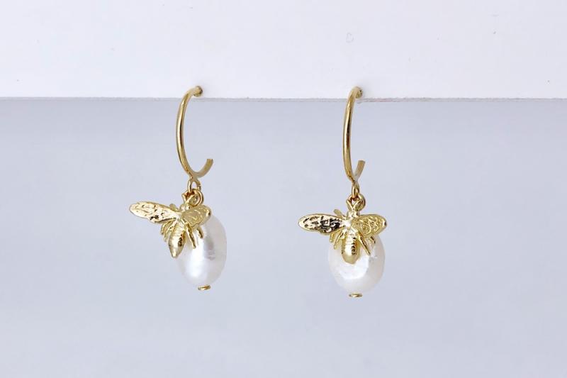 [Ozel] Sophisticated Glossy Freshwater Pearl Brass Pearl Earrings