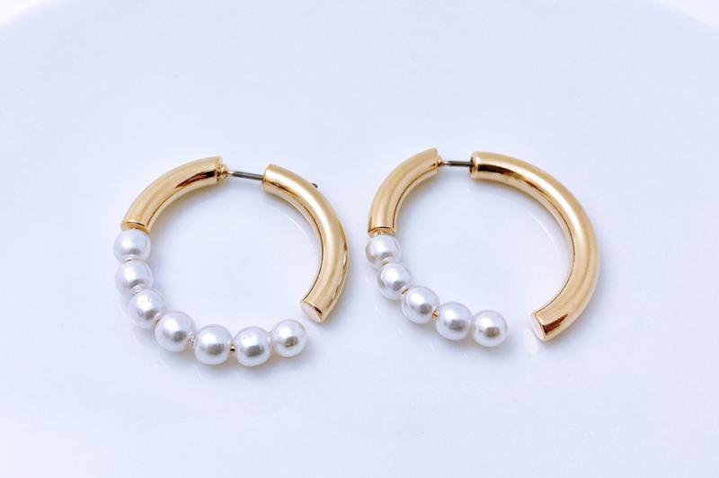 [Ozel] Delicate Fit Glossy Brass Pearl Earrings