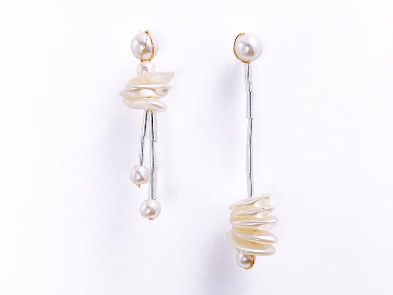 [Ozel] Shiny SILVER925/ACRYLIC Pearl Earring