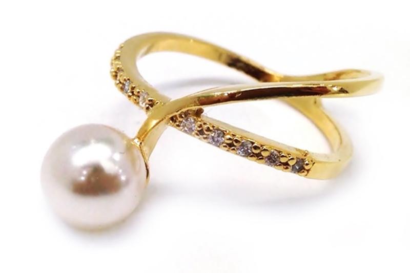 [Ozel] Chic Point Glossy Brass Pearl Cubic Ring