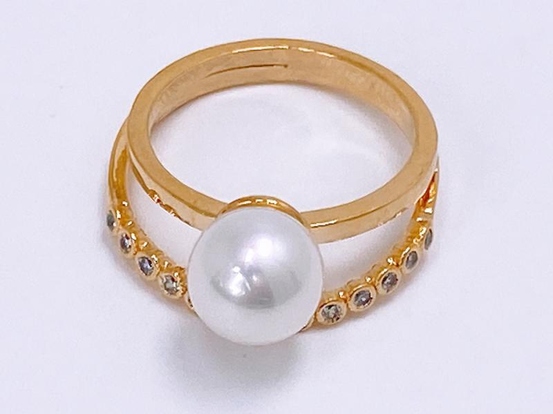 [Ozel] Modern Classic Glossy Acrylic Brass Pearl Cubic Ring