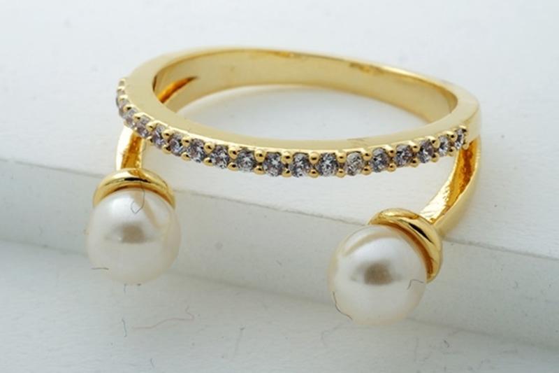 [Ozel] Daily Point Glossy Acrylic Brass Pearl Cubic Ring