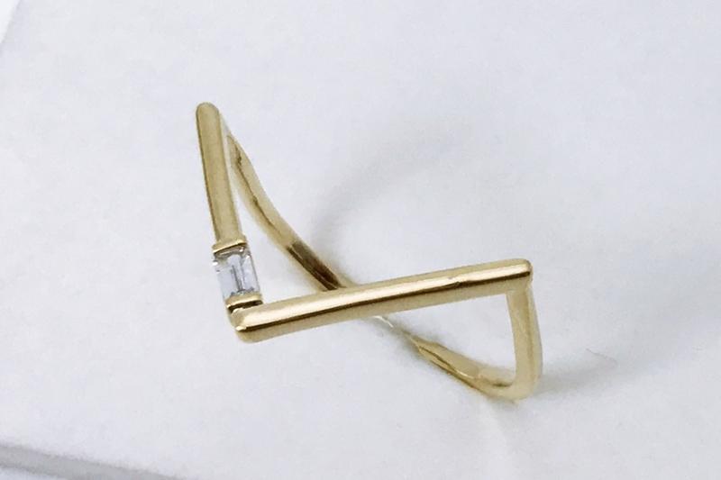 [Ozel] Trendy Glossy Brass Cubic Ring