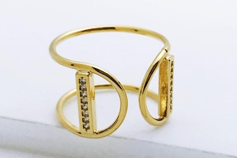 [Ozel] Stylish Glossy Brass Cubic Ring