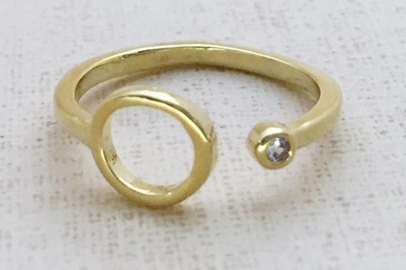 [Ozel] Elegant Glossy Brass Cubic Ring
