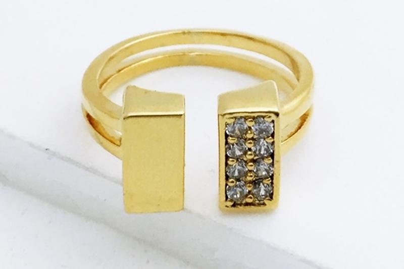 [Ozel] Luxurious Glossy Brass Cubic Ring