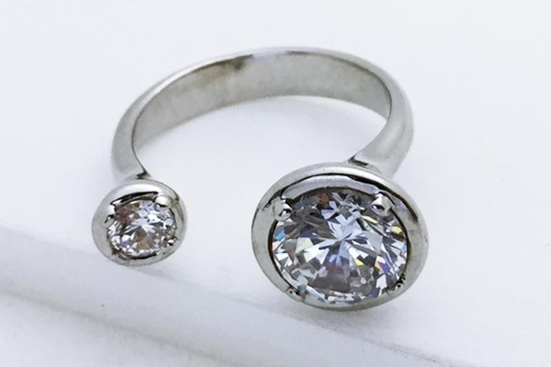 [Ozel] Elegant Glossy Brass Cubic Ring