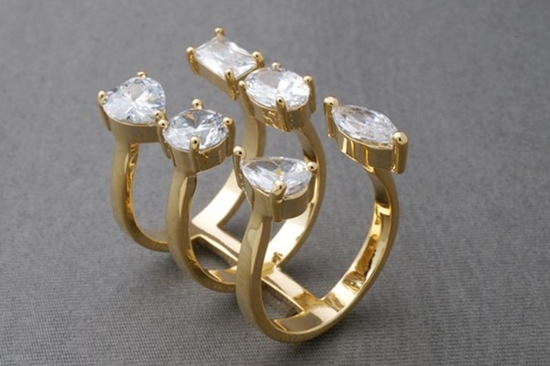 [Ozel] Subtle Charm Glossy Brass Cubic Ring