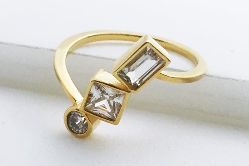 [Ozel] Casual Mood Glossy Brass Cubic Ring