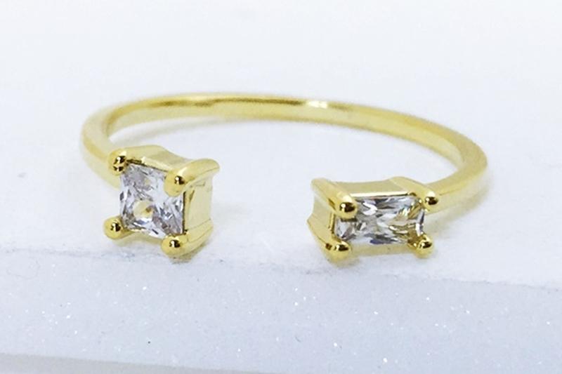 [Ozel] Luxurious Glossy Brass Cubic Ring