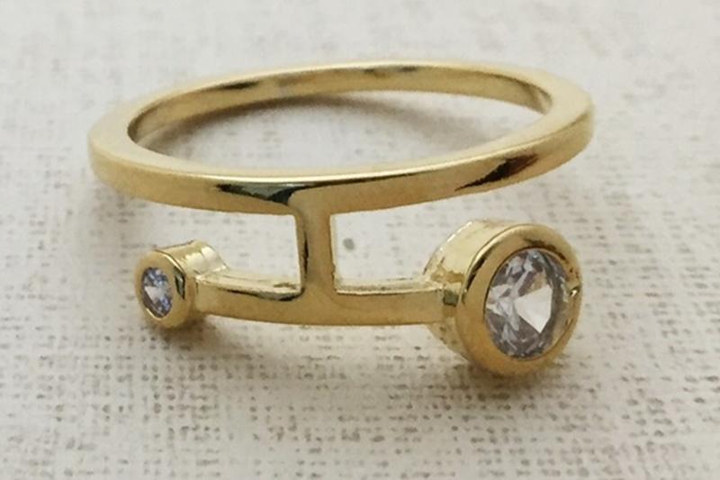 [Ozel] Chic Point Glossy Brass Cubic Ring