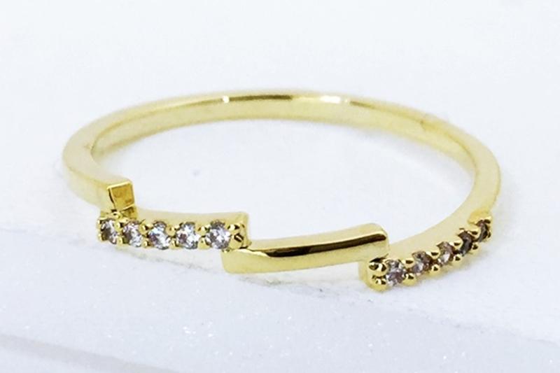 [Ozel] Point Look Glossy Brass Cubic Ring
