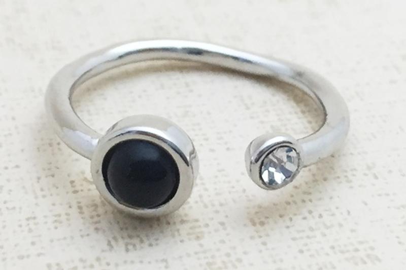 [오젤] 은은한 매력의 유광 하울라이트 원석 신주 반지