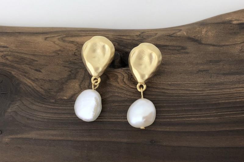 [Ozel] Vintage Vibe Glossy Vintage Plated Freshwater Pearl Zinc Alloy Earrings
