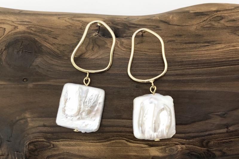 [Ozel] Chic Point Vintage Plated Freshwater Pearl Brass Earrings