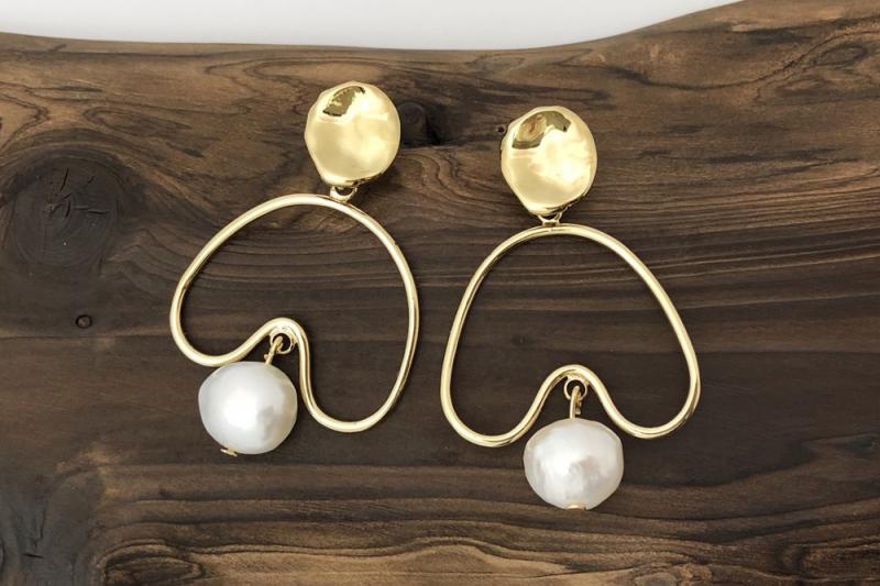 Earrings [Ozel] Girlfriend Gift Glossy Freshwater Pearl