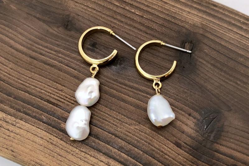 [Ozel] Feminine Glossy Freshwater Pearl Brass Earrings