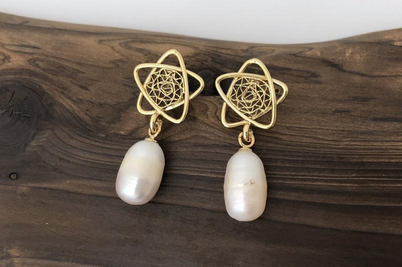 [Ozel] Romantic Mood Glossy Freshwater Pearl Brass Earrings