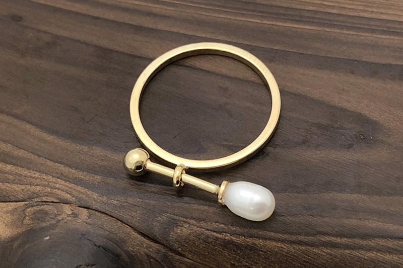 [Ozel] Subtle Charm Glossy Freshwater Pearl Brass Ring