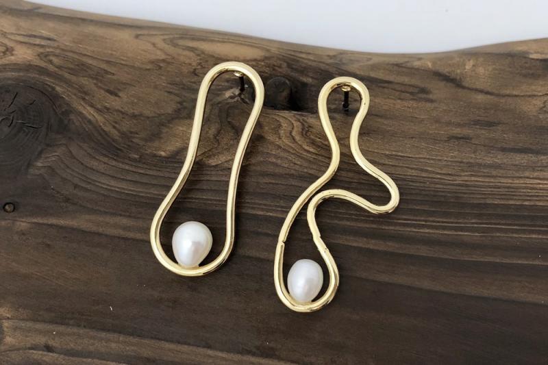[Ozel] Elegant Glossy Freshwater Pearl Brass Jewelry