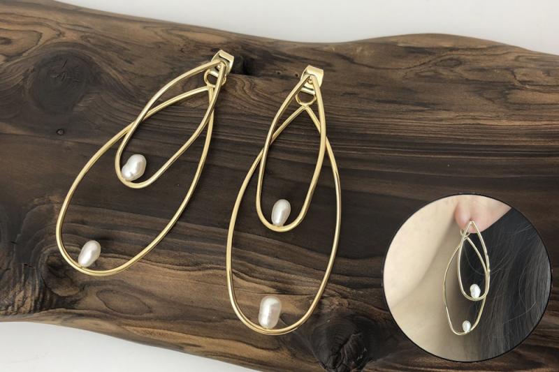 [Ozel] Casual Mood Wire Freshwater Pearl Brass Earrings