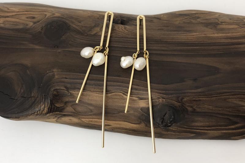 [Ozel] Subtle Charm Glossy Wire Freshwater Pearl Brass Earrings [
