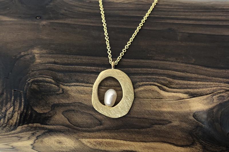 [Ozel] Trendy Asymmetrical Curve Freshwater Pearl Brass Necklace