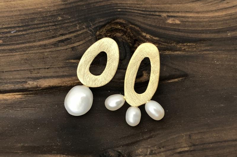 Earrings [Ozel] Feminine Asymmetrical Curve Freshwater Pearl Brass Earrings