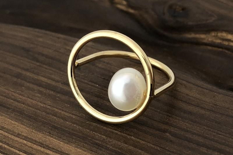 [Ozel] Simple Minimal Glossy Wire Freshwater Pearl Brass Ring