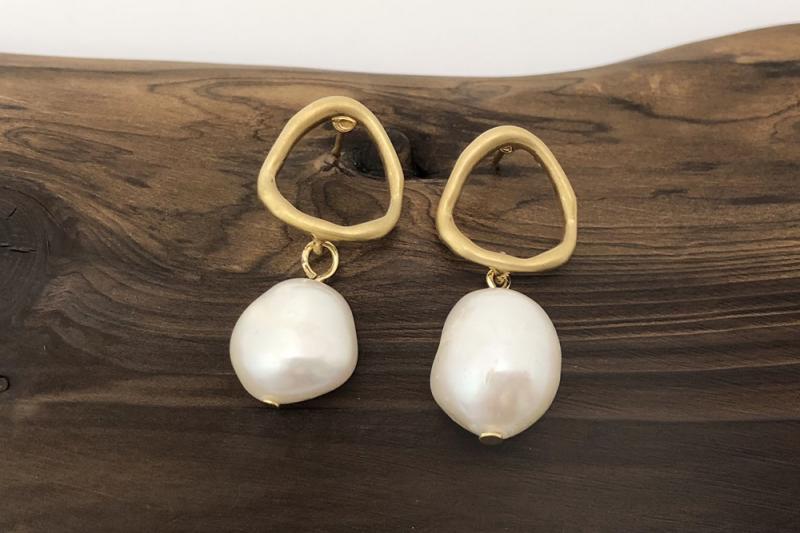 [Ozel] Girlfriend Gift Vintage Plated Freshwater Pearl Brass Earrings