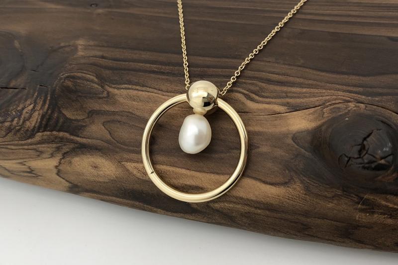 [Ozel] Delicate Fit Glossy Freshwater Pearl Brass Necklace
