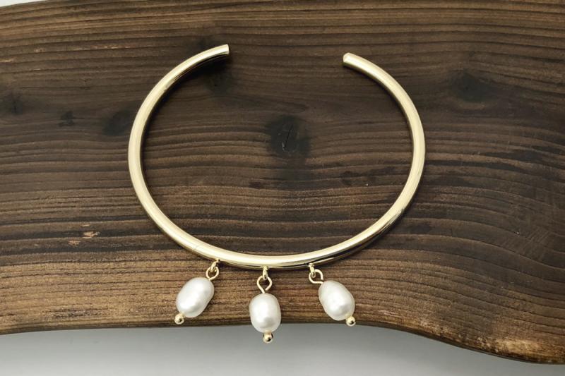 [Ozel] Luxurious Glossy Freshwater Pearl Brass Bracelet