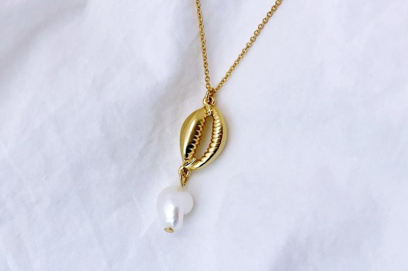 [Ozel] Modern Classic Glossy Freshwater Pearl Brass Necklace