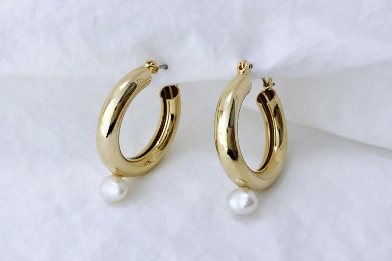 [Ozel] Trendy freshwater pearl brass earrings