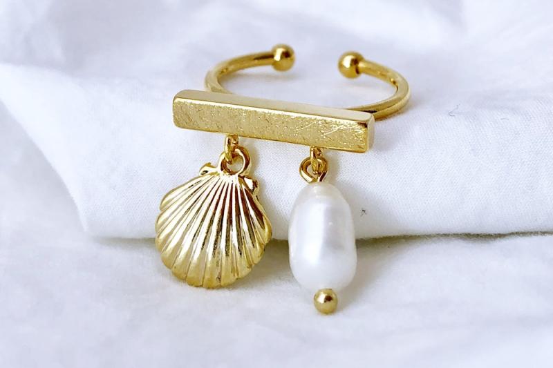 [Ozel] Delicate Fit Asymmetrical Curve Glossy Freshwater Pearl Brass Zinc Alloy Ring