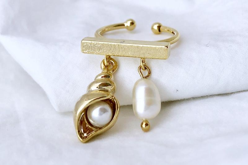Ozel] Unique Mood Asymmetrical Curve Glossy Freshwater Pearl Brass Zinc Alloy Ring