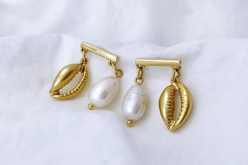 [Ozel] Unique Mood Glossy Vintage Plated Freshwater Pearl Brass Zinc Alloy Earrings