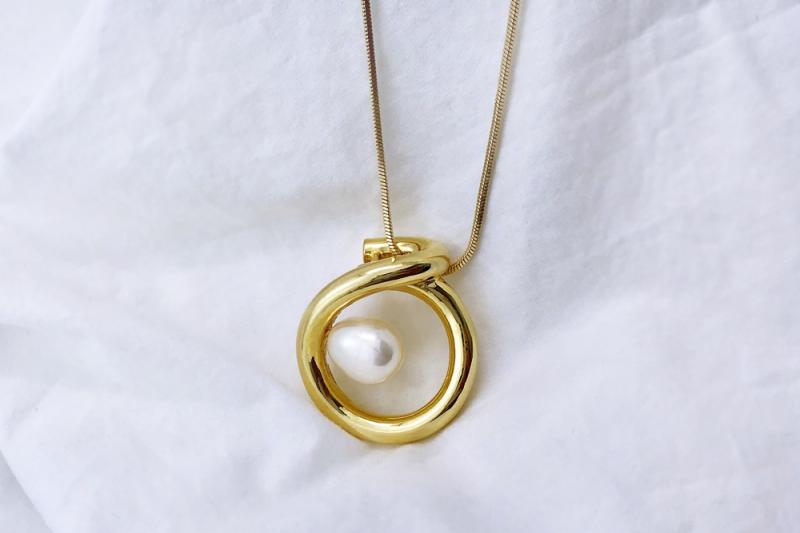 [Ozel] Subtle Charm Freshwater Pearl Brass Necklace