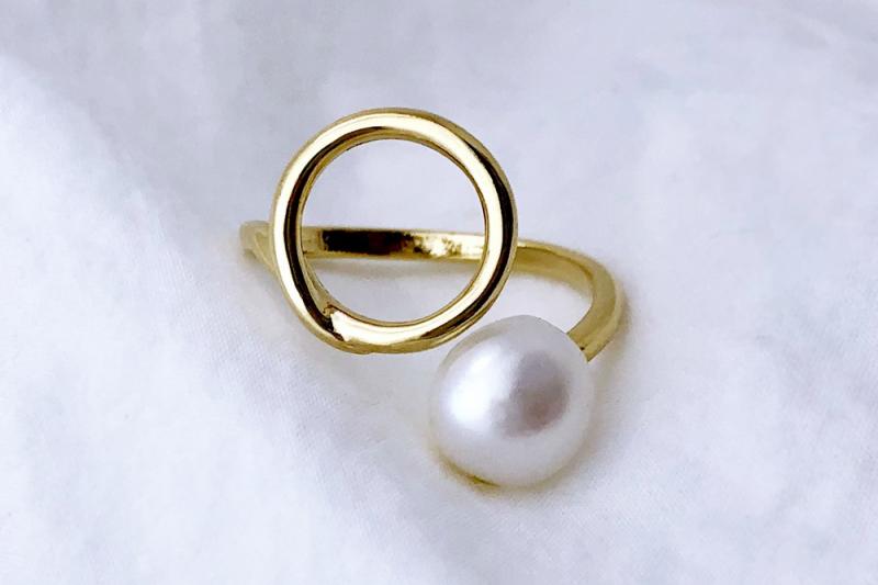 [Ozel] Statement Look Glossy Freshwater Pearl Brass Ring [
