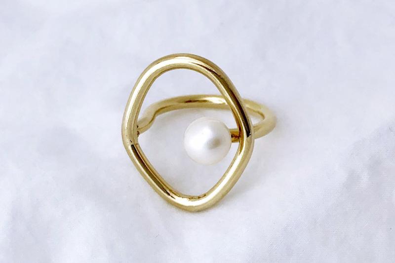 [Ozel] Unique Mood Glossy Freshwater Pearl Brass Ring